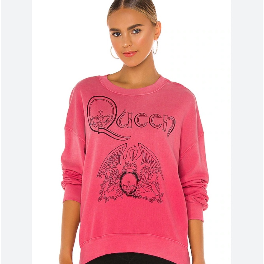 Daydreamer Classic Queen Crest Sweatshirt in Passionfruit